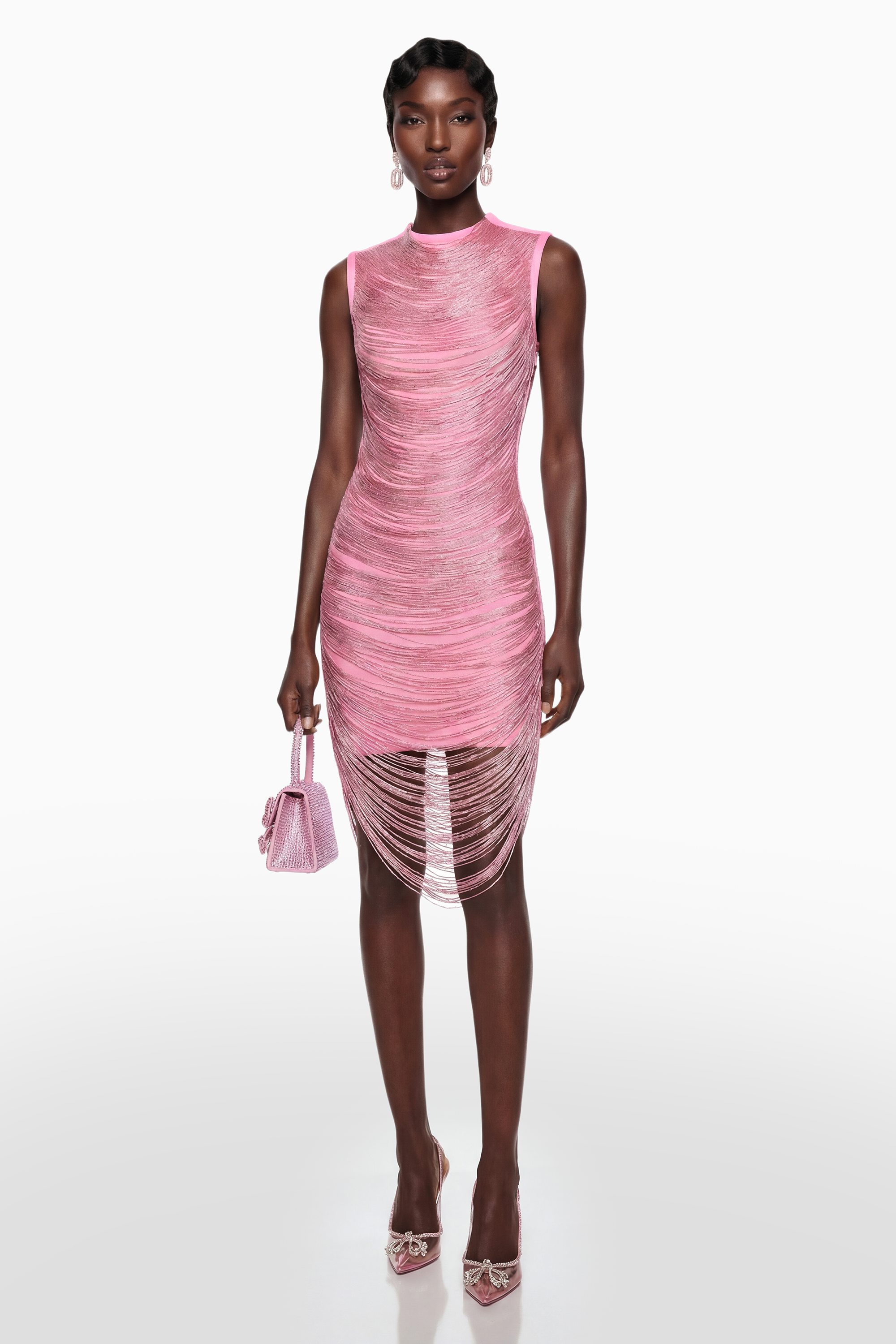 Vestido mini ajustado rosa con flecos de bandas, estilo elegante de MRTokyo, para ocasiones especiales.