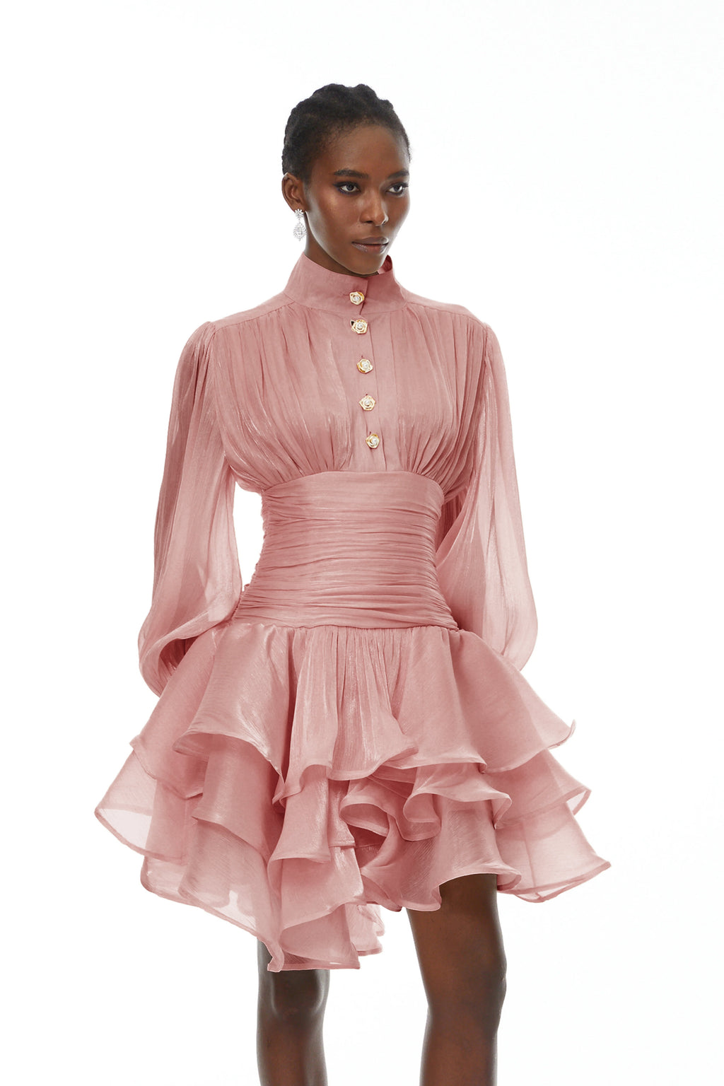 Vestido mini rosa de cuello alto y detalles de volantes de la marca Bridal, ideal para ocasiones elegantes y modernas.