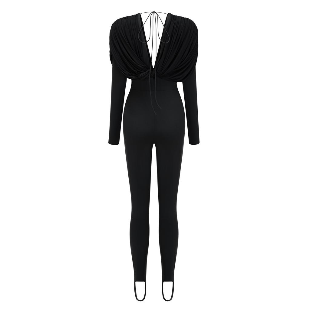 Mono negro de escote en V profundo y drapeado de la marca Bridal, con diseño elegante y ajustado.