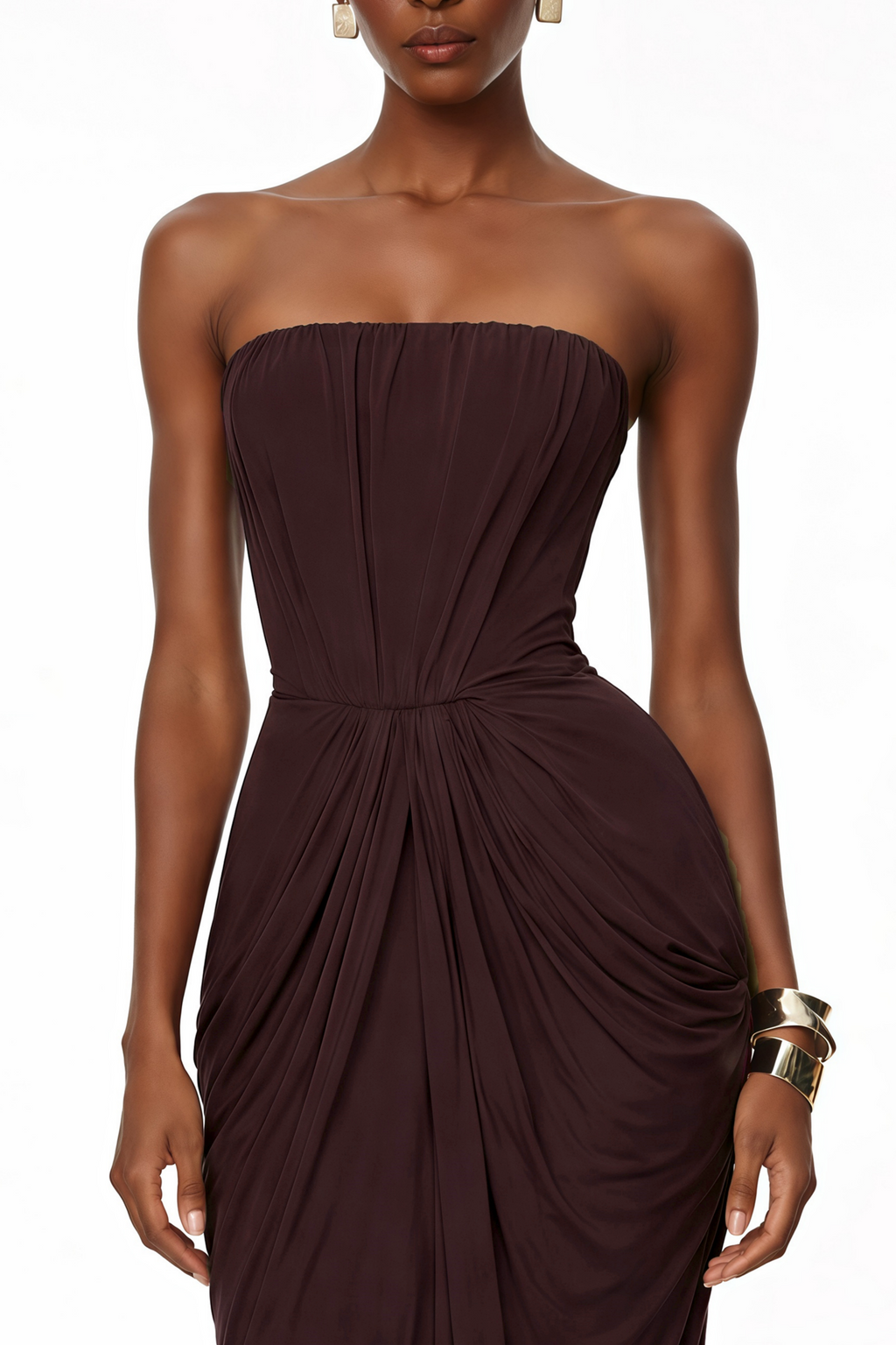 Vestido largo maxi marrón chocolate de hombro caído de la marca MRTokyo, con diseño elegante y fluido en la imagen.