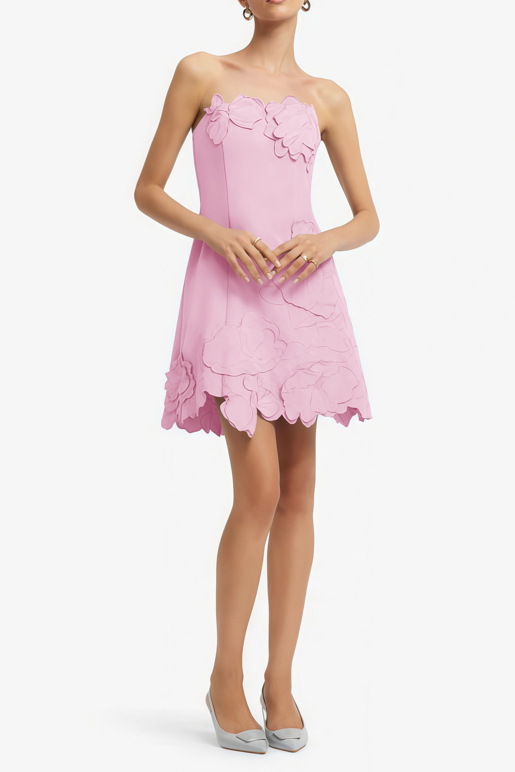 Vestido mini sin tirantes rosa con bordado floral de MRNewyork, diseño elegante y moderno para ocasiones especiales.