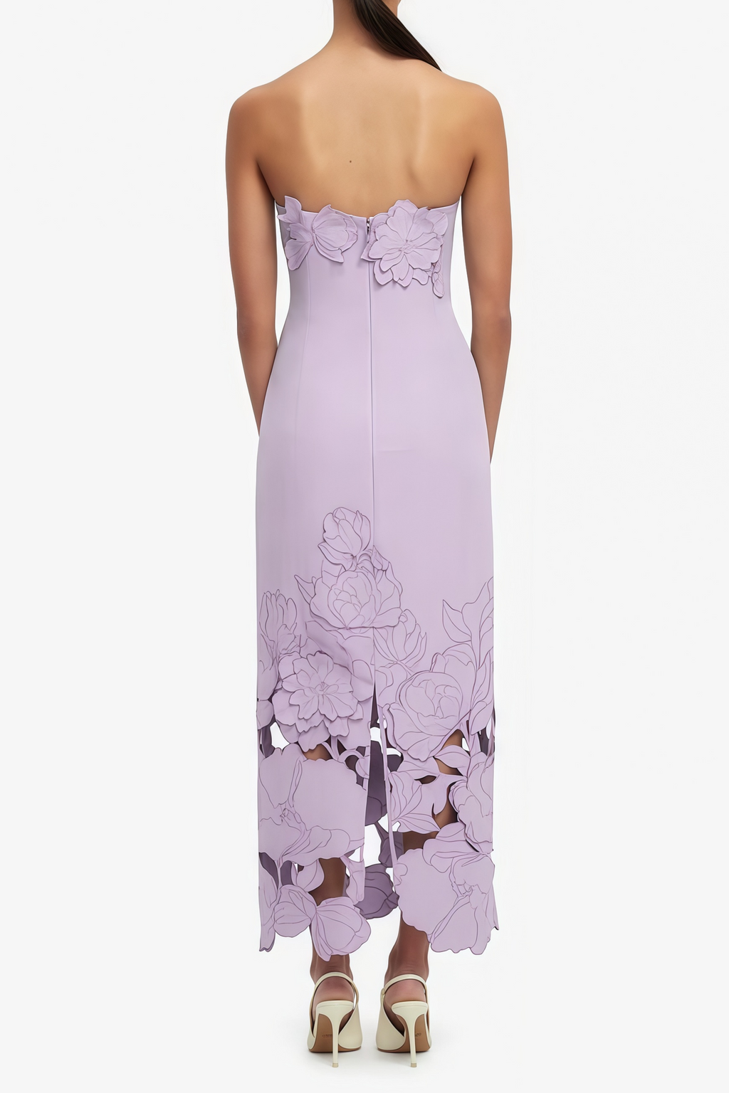 Vestido maxi sin tirantes en púrpura con bordado floral de la marca Bridal, con detalles elegantes y diseño largo y fluido.