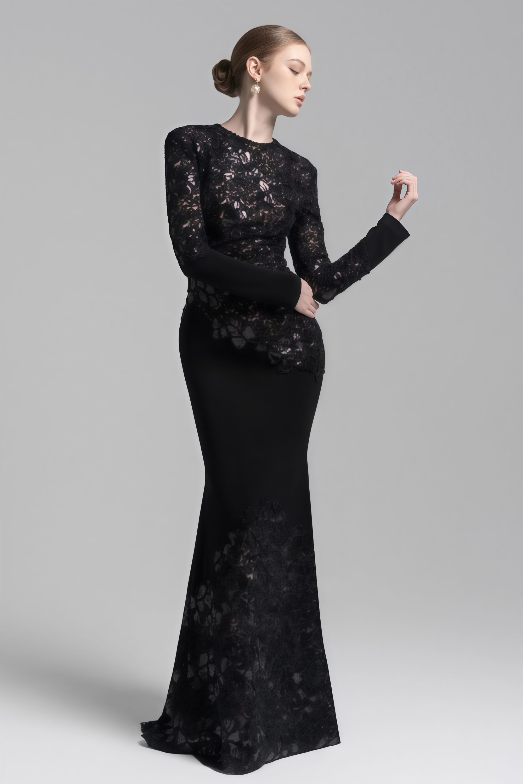 Vestido largo negro Mathilde con bordados, estilo maxi, de la marca Final Sale, para eventos elegantes y sofisticados.
