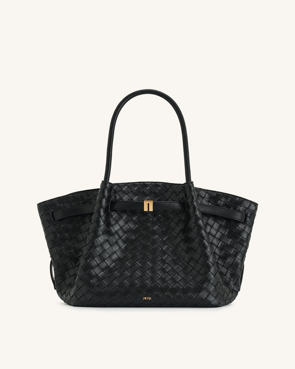 Bolso tote de textura de malla mediana Hana de JW PEI en color negro, con diseño moderno y asa resistente.