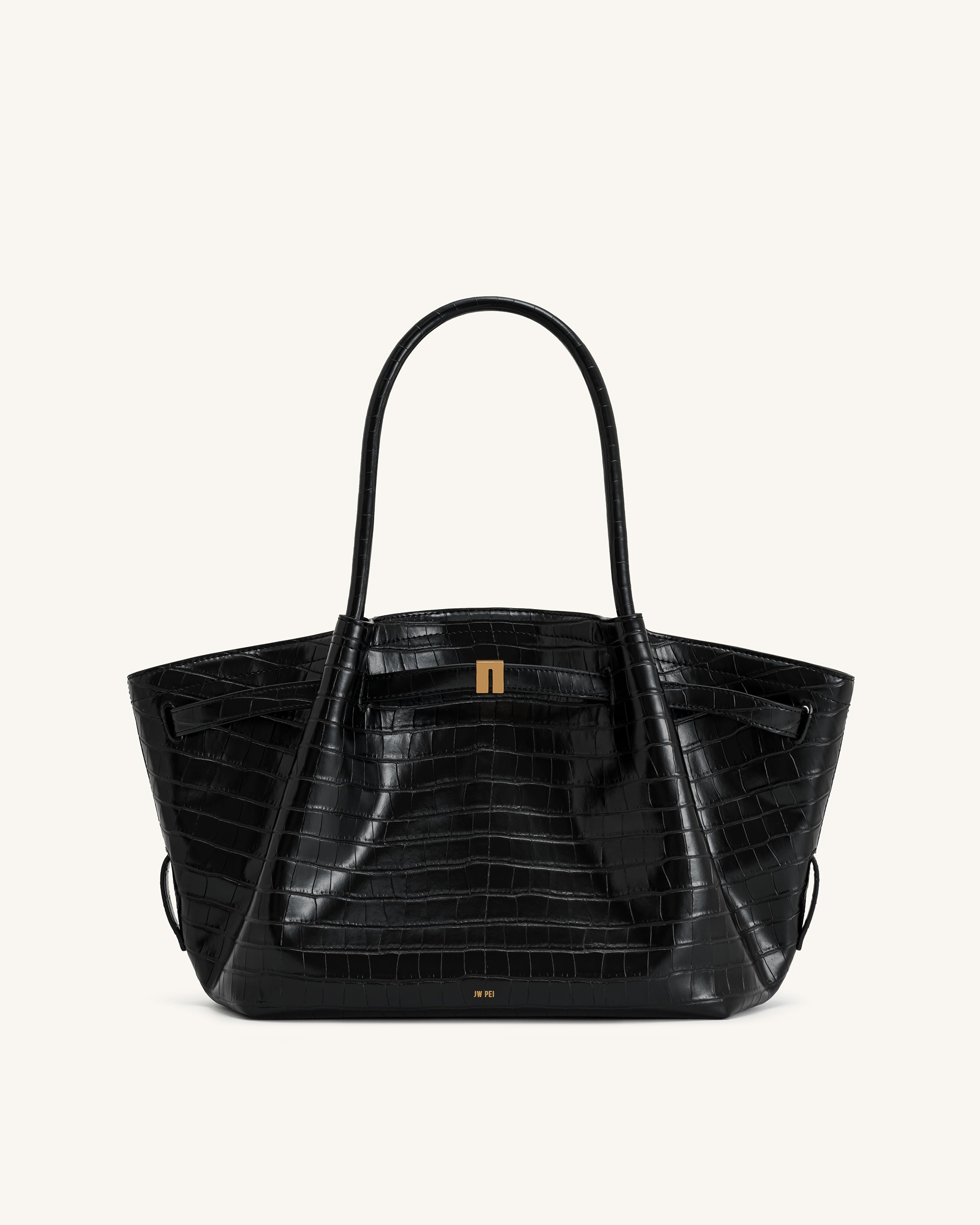 Bolso tote mediano Hana en cuero negro con textura de cocodrilo, marca JW PEI, vista frontal del diseño elegante.