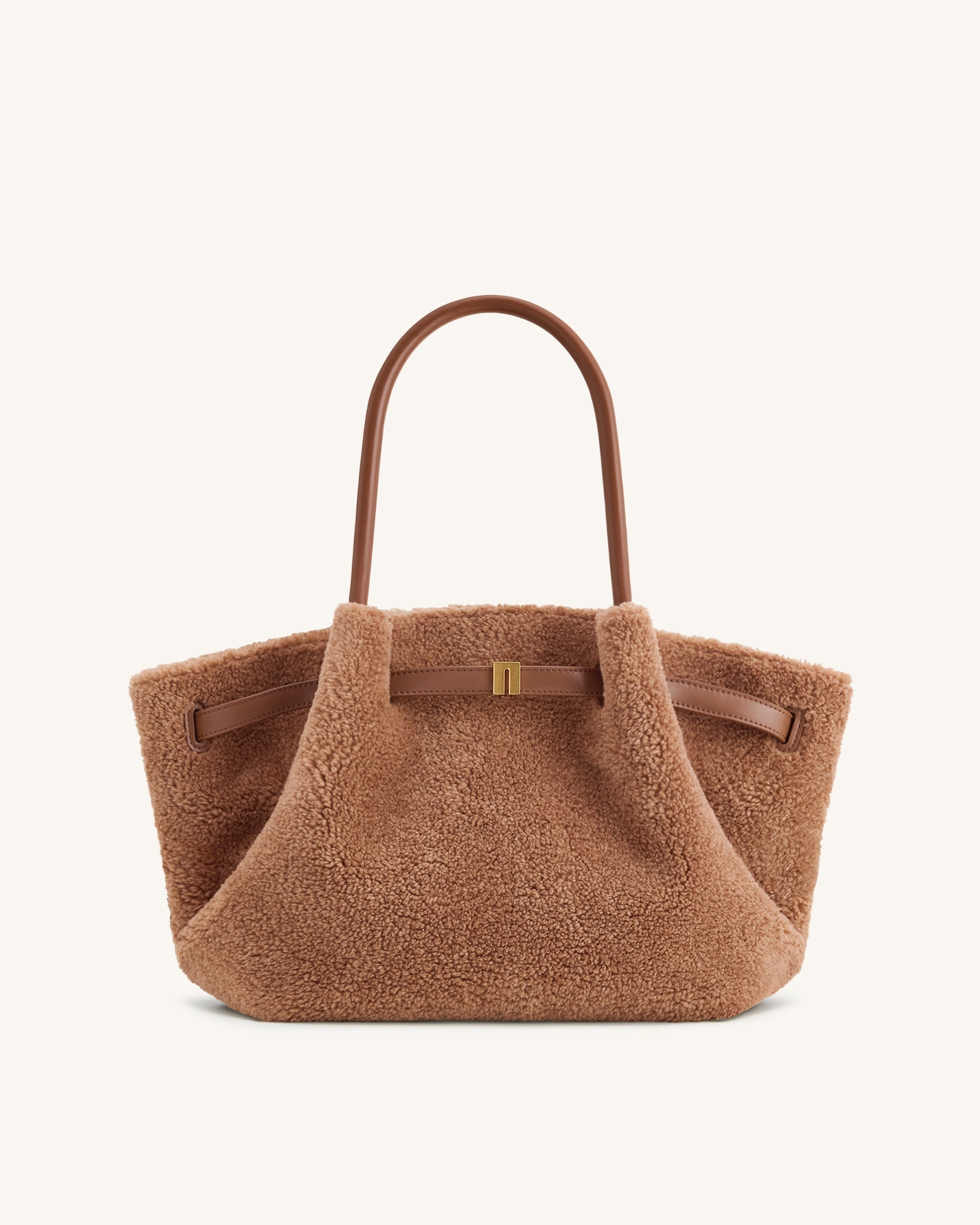Mochila tote de piel sintética Hana Medium de JW PEI en color marrón café, con diseño elegante y textura suave.
