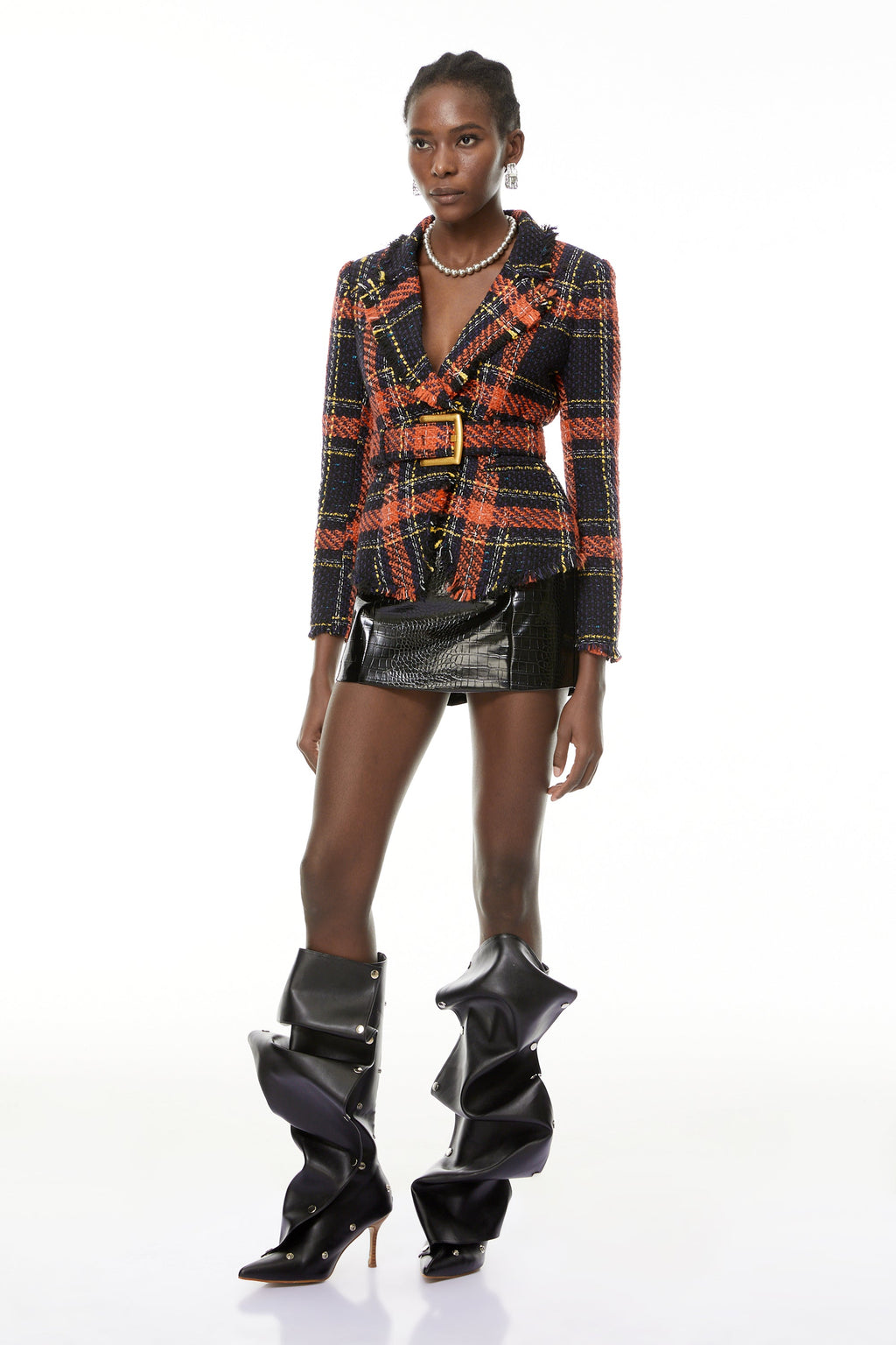 Chaqueta Jenna de MRTokyo con diseño de tejido a cuadros en color negro, estilo moderno y elegante para mujer.