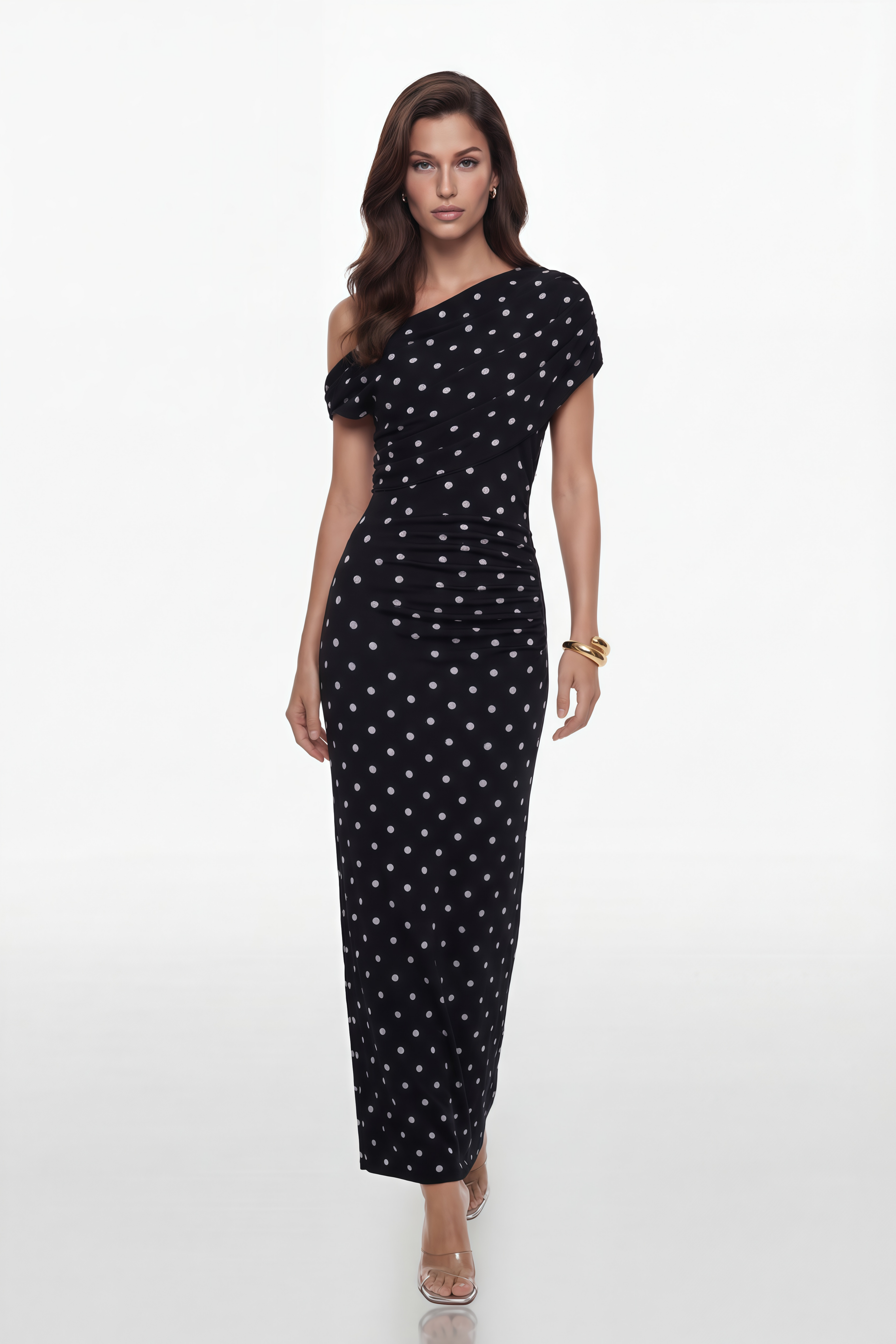 Vestido largo de un solo hombro con lunares de MRNewyork, estilo maxi y diseño elegante en tela ligera y femenina.