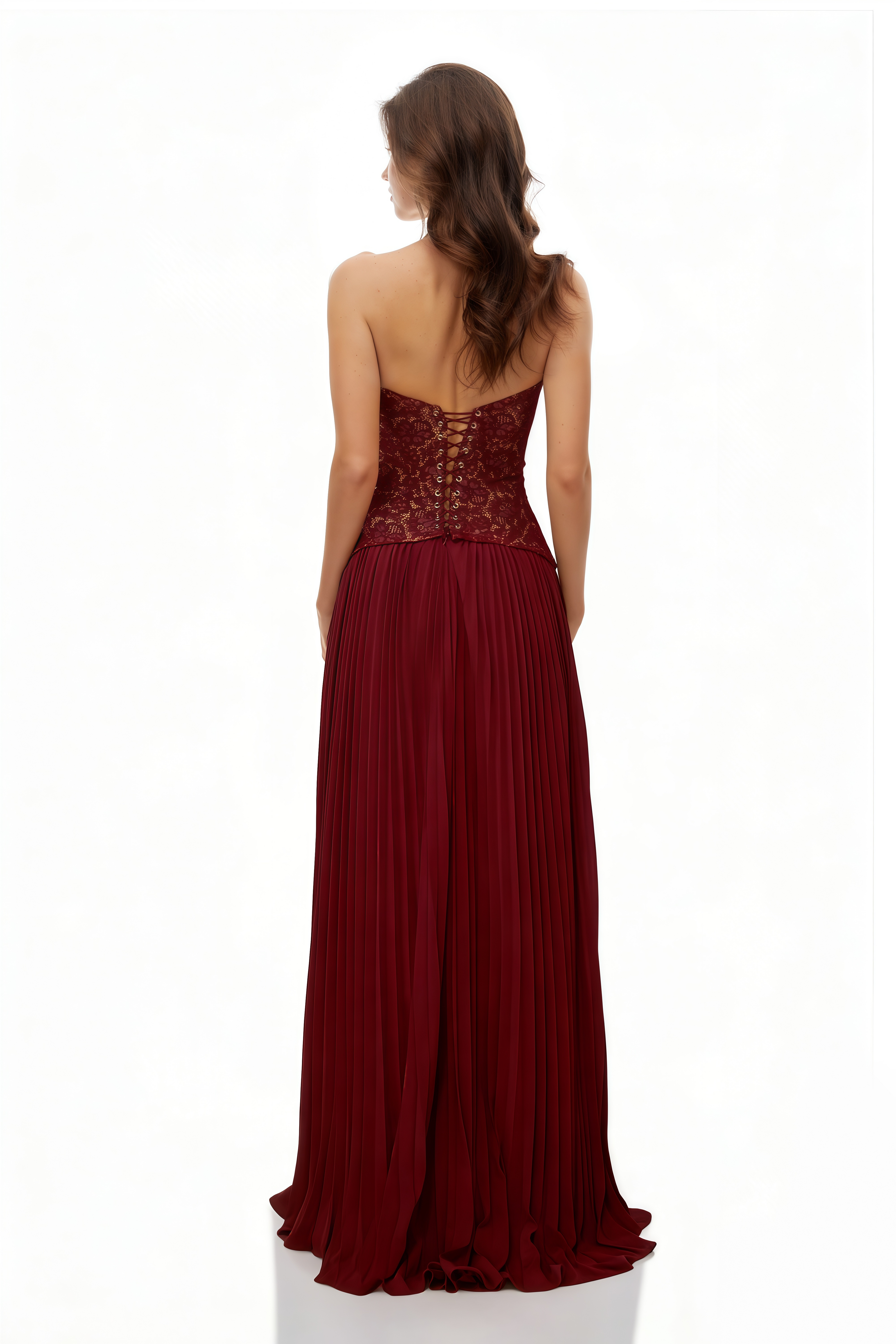 Vestido largo Ronja Ruby Red Corset de MRNewyork con corsé ajustado y falda fluida en color rojo intenso.