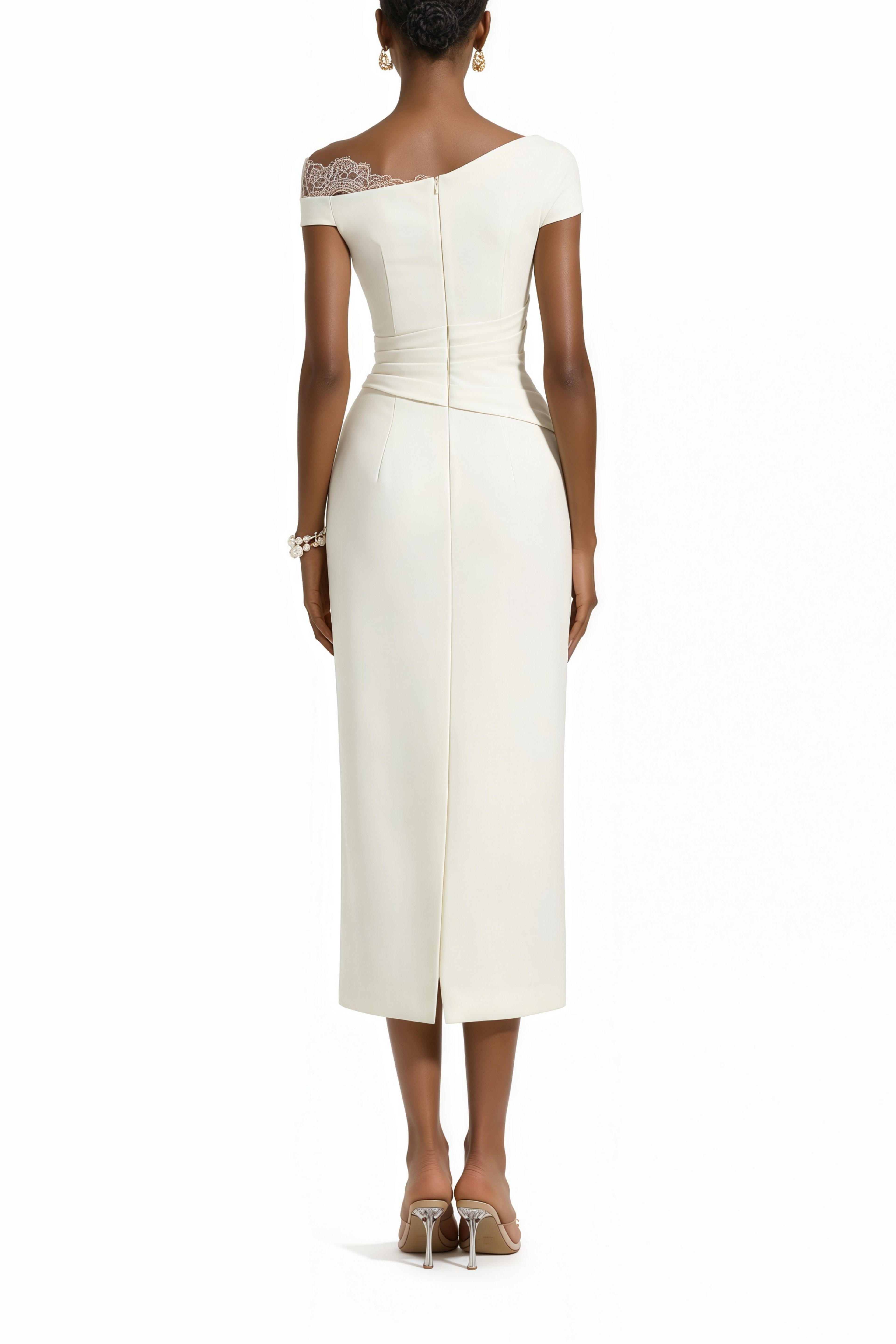 Vestido midi blanco de un hombro de MRNewyork con paneles de encaje, diseñado para un estilo elegante y sofisticado.
