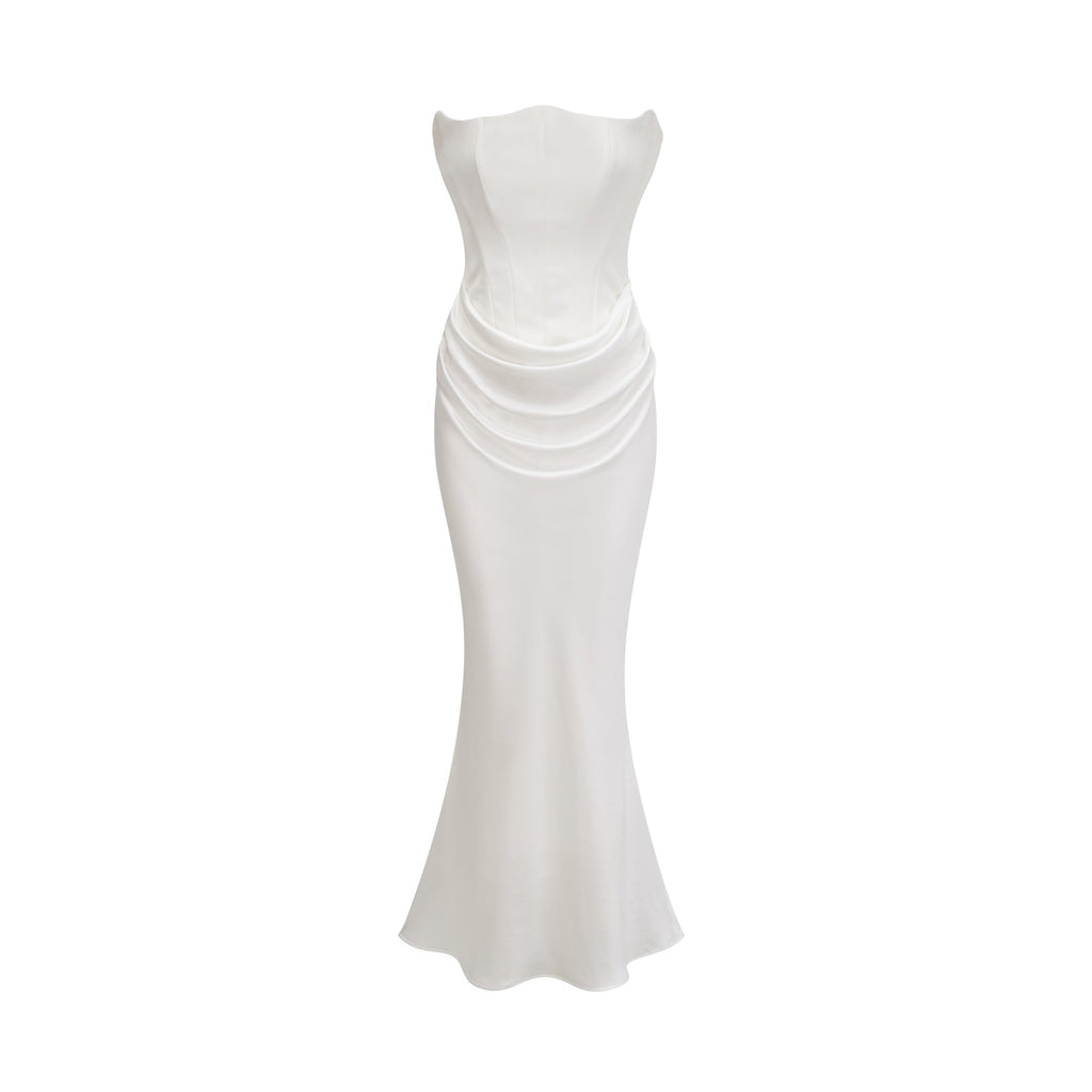 Vestido maxi de hombro descubierto Aurore de la marca Final Sale, en color claro, con estilo elegante y fluido.