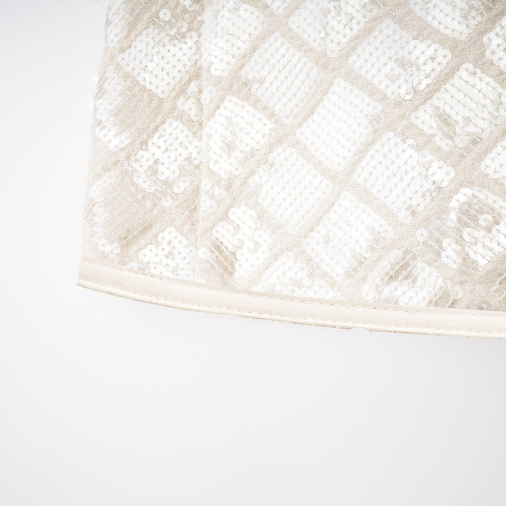 Minifalda Isabelle con lentejuelas de la marca Final Sale, diseñada para un estilo brillante y elegante.