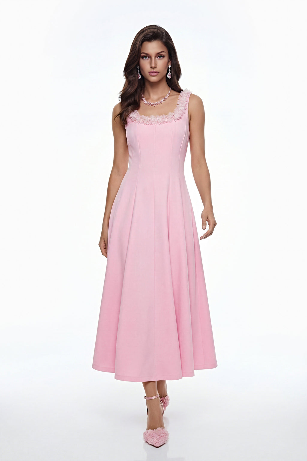 Vestido midi plisado rosa Zinnia de MRNewyork con detalles de pétalos 3D y estilo elegante.