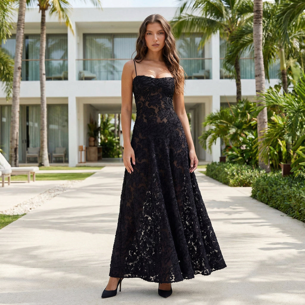 Vestido romántico de verano Carmen de la marca SLIPPO® con estilo de vacaciones y vibrantes colores.