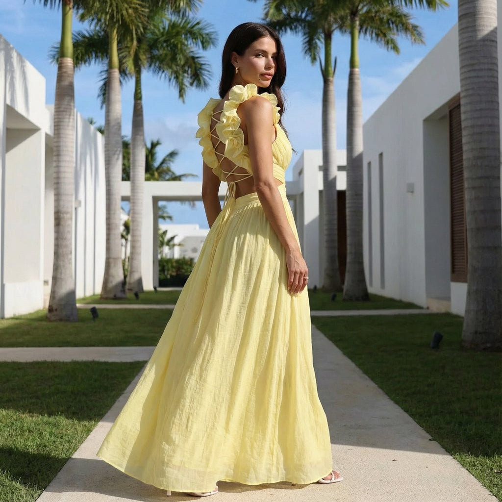 Vestido elegante Louiza de SLIPPO® para invitada de boda con escote en V profundo y diseño sofisticado.