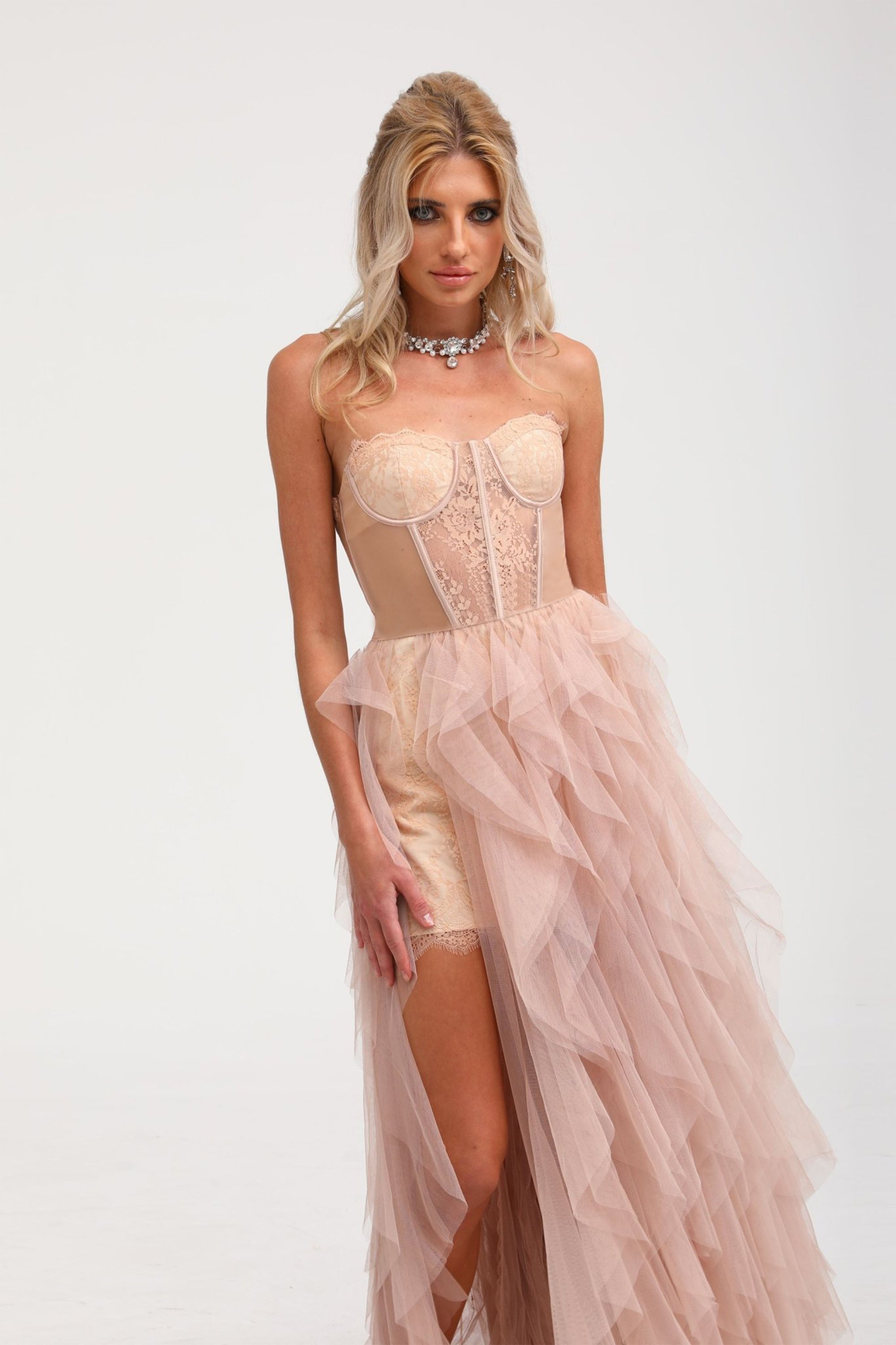 Vestido largo maxi de malla rosa Eilís, bustier ajustado, con diseño transparente y estilo elegante para ocasiones especiales