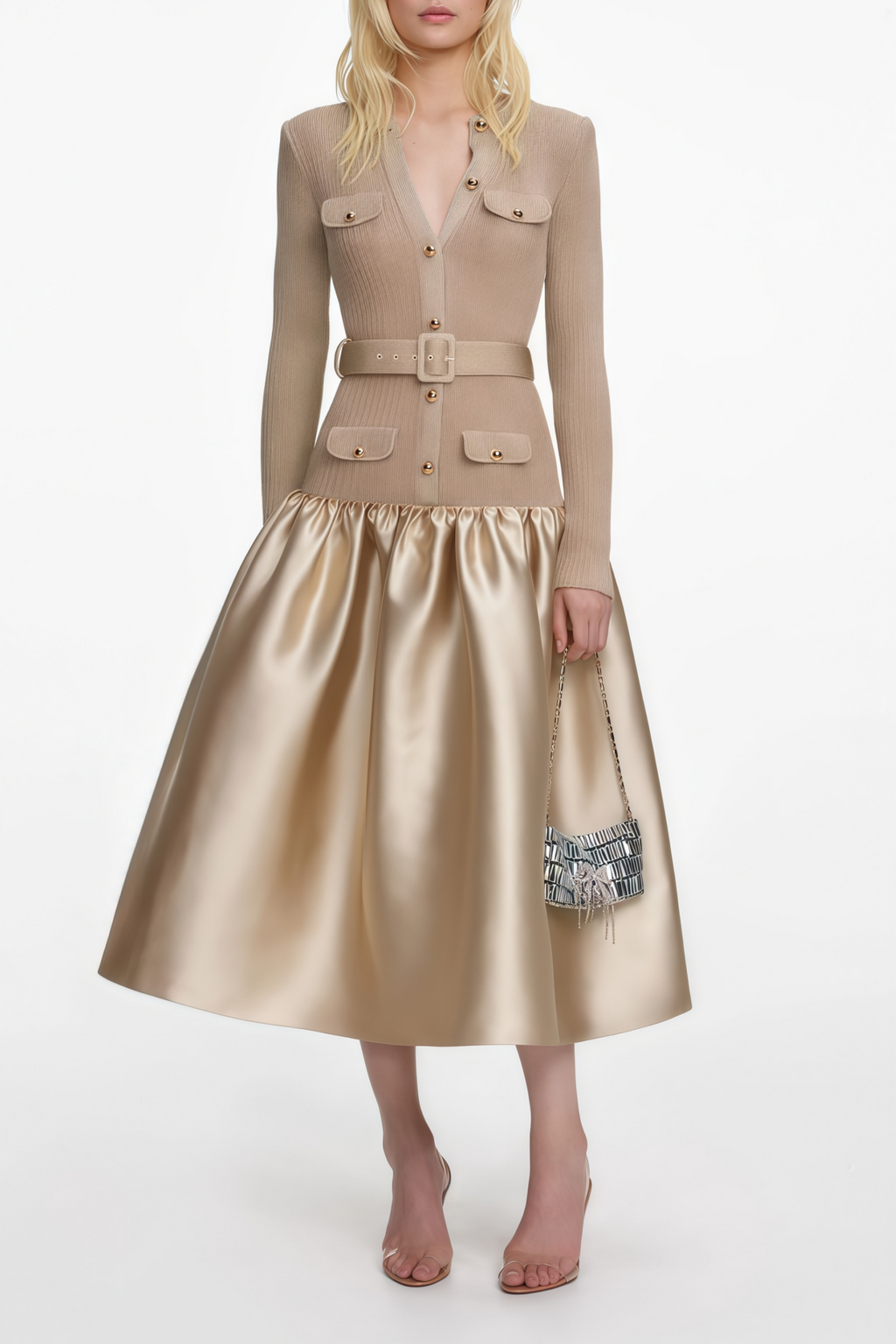 Vestido midi de punto satinado Fern Gold de Final Sale, con paneles y acabado elegante en tono dorado.