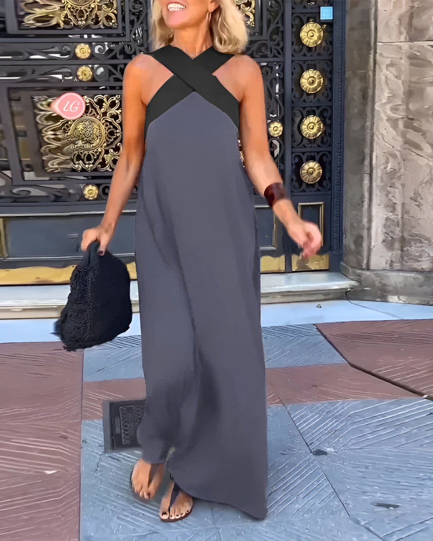 Vestido cruzado María de Morrison Manchester con diseño elegante y corte femenino, en color neutro, mostrado en primer plano.