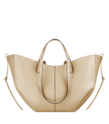 Bolso de mano Polène Cyme Arena Piel Granulada, vista frontal del diseño con textura de piel granulada en tono arena.